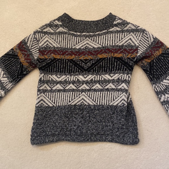 sweater size small - Picture 4 of 4